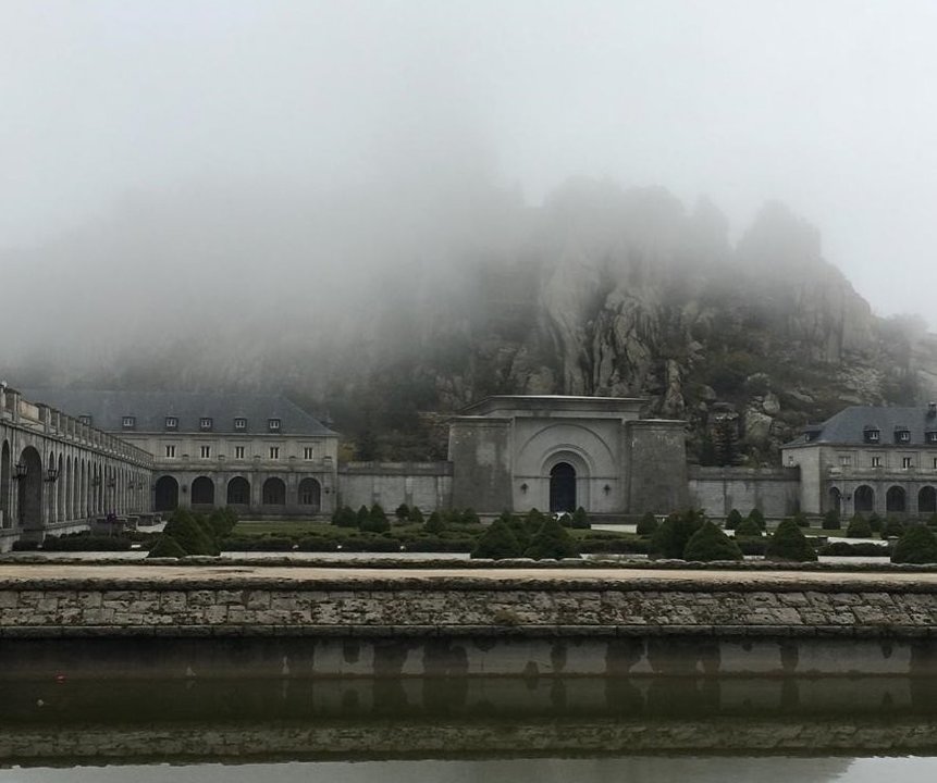 Niebla en el Valle de los Caídos.
