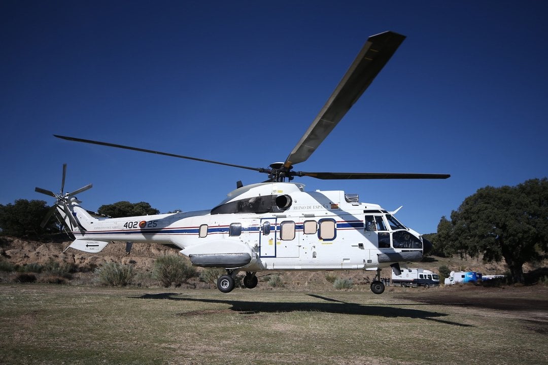 Super Puma del Ejército del Aire aterizando en Mingorrubio. Foto: EFE