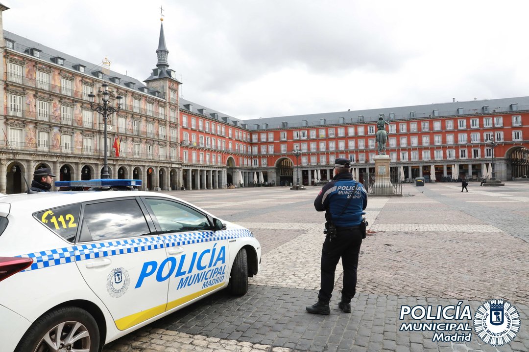 Policía Municipal de Madrid en la Plaza Mayor