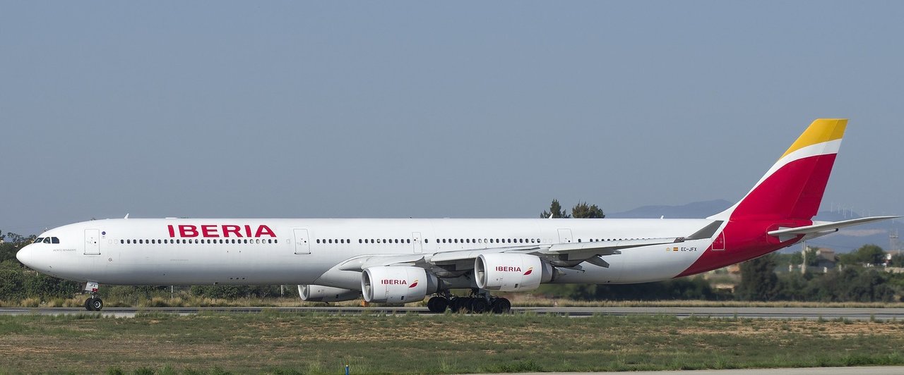 Airbus A340 de Iberia en Madrid Barajas. EC-JFX (Airbus A340 - MSN 672)