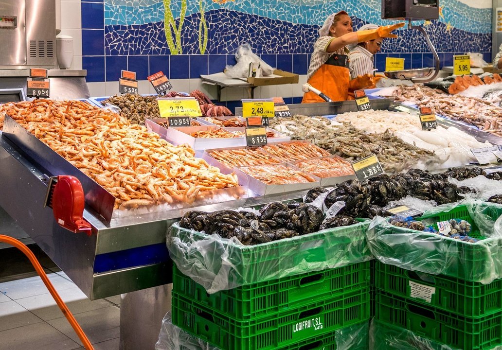 Sección de pescadería en un Mercadona de España