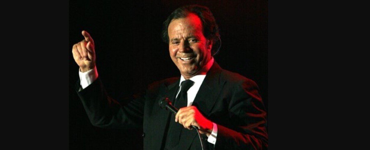 Julio Iglesias encarga un informe para calcular la indemnizaci&oacute;n que va a reclamar a eldiario.es.