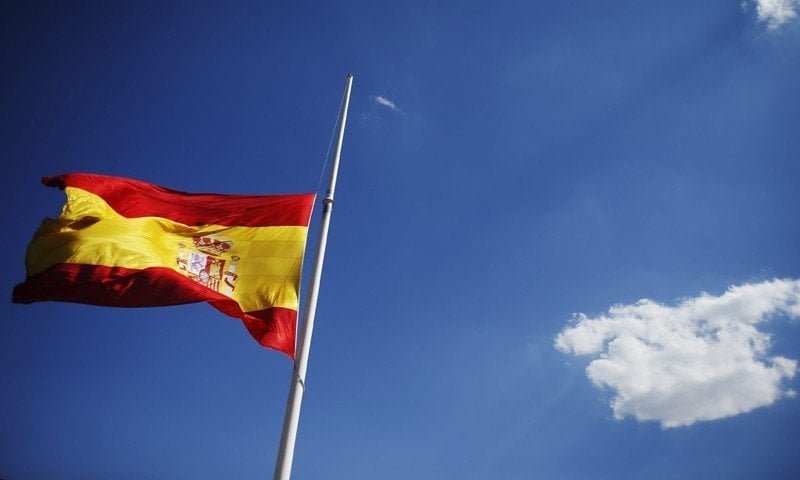 Bandera de España a media asta