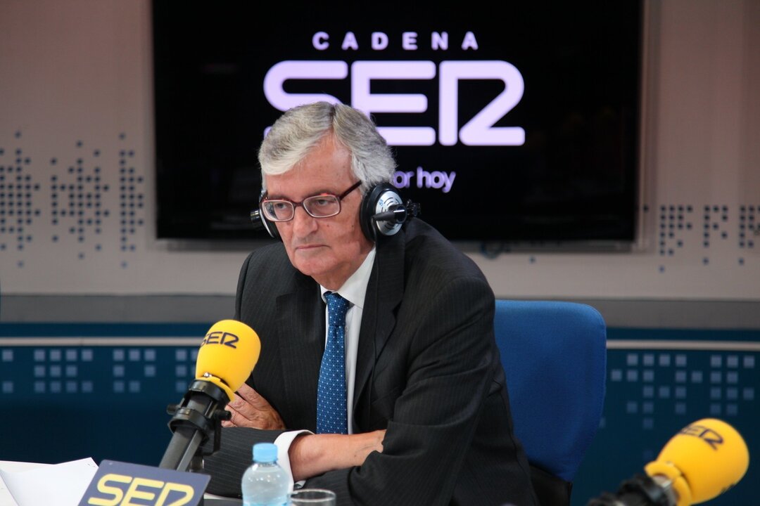 Eduardo Torres-Dulce en una entrevista en la Cadena SER