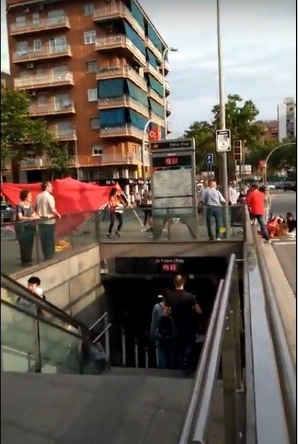 Imagen de la agresión a simpatizantes de la Selección Española en Barcelona