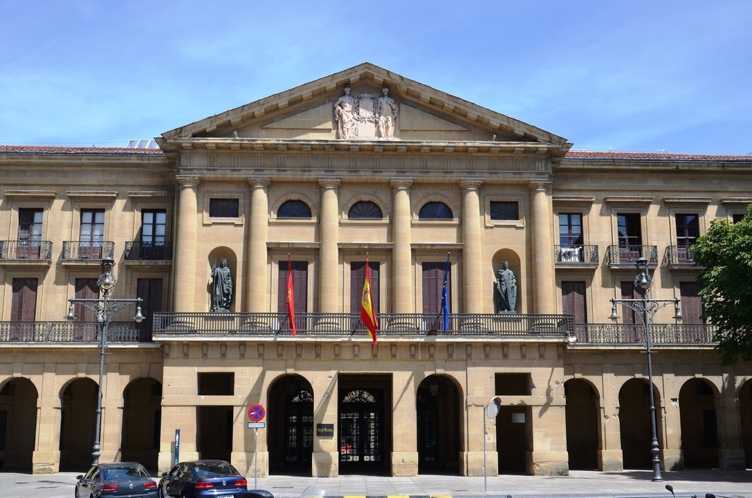 Parlamento foral Navarro en Pamplona