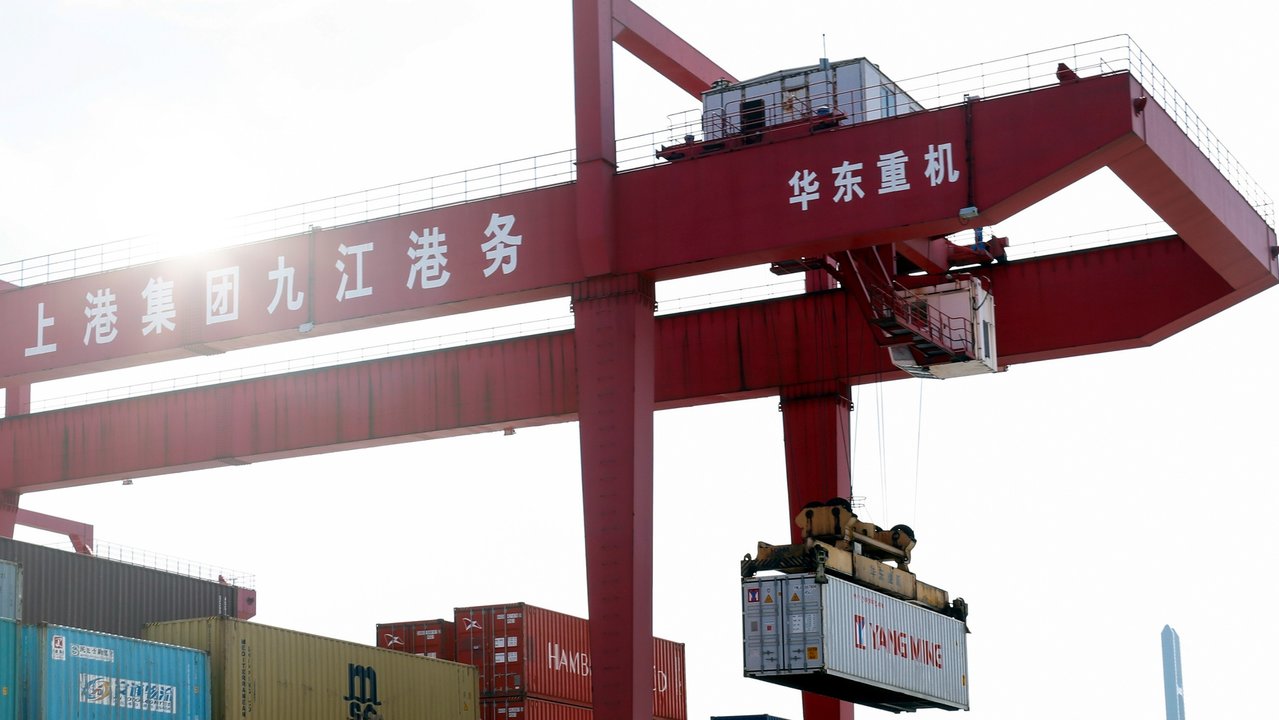Contenedores en un puerto en China.