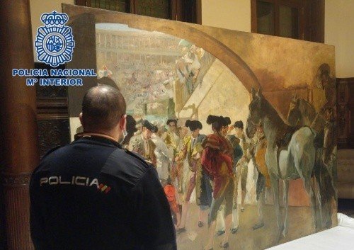 Policía ante el cuadro &#39;Antes de la corrida&#39;, de Joaquín Sorolla