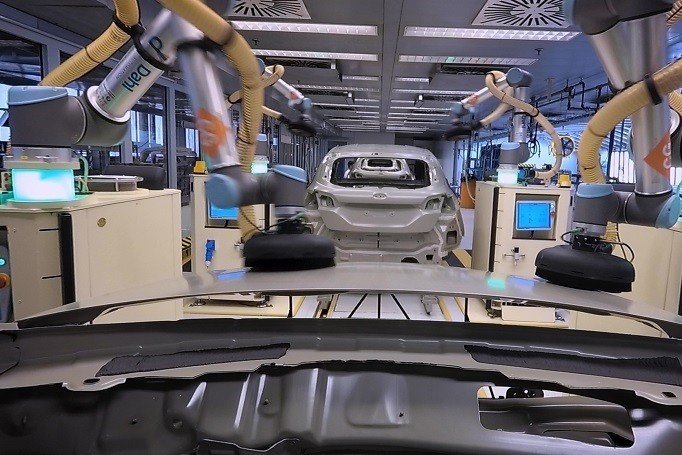 Robot colaborativo de Ford en su factoría de Colonia (Alemania)