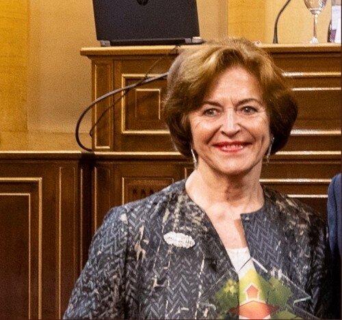 Pereda Alonso posa para los medios gr&aacute;ficos
