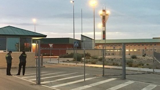 Acceso a la c&aacute;rcel de Estremera.