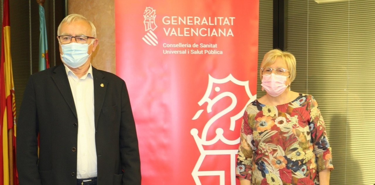 La consejera de Salud de la Generalitat Valenciana, Ana Barceló, con el alcalde de valencia, Joan Ribó.