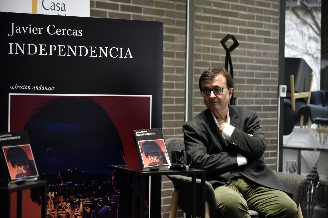 El escritor Javier Cercas en la presentación de su novela "Independencia" (Foto: David Oller / Europa Press)