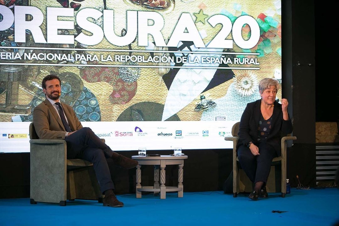 El líder del PP, Pablo Casado, participa en un coloquio con la presidenta de la Fundación Maragatería. 28/5/2021