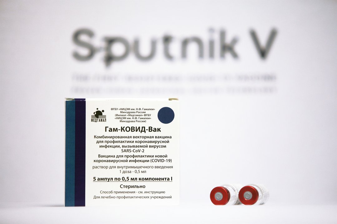 Caja con las dosis de la vacuna Sputnik V
