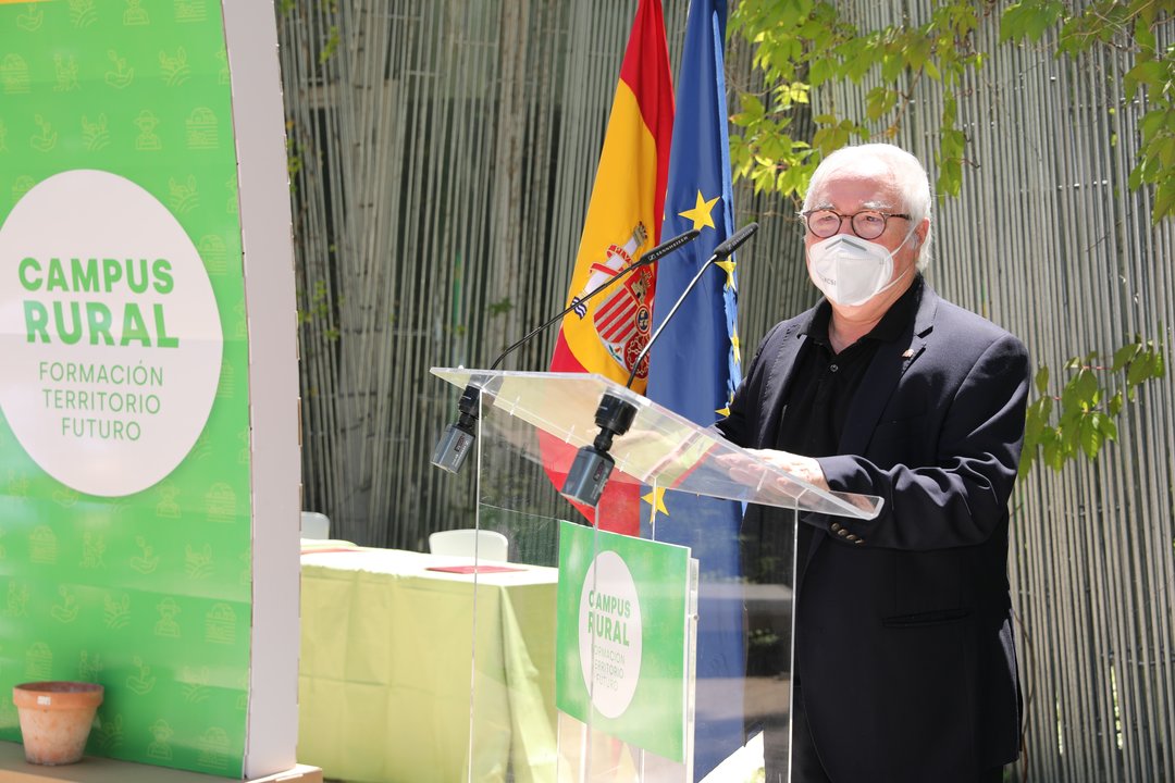 El ministro de Universidades, Manuel Castells, interviene en la presentación de la iniciativa Campus Rural, a 1 de julio de 2021, en Madrid, (España)
