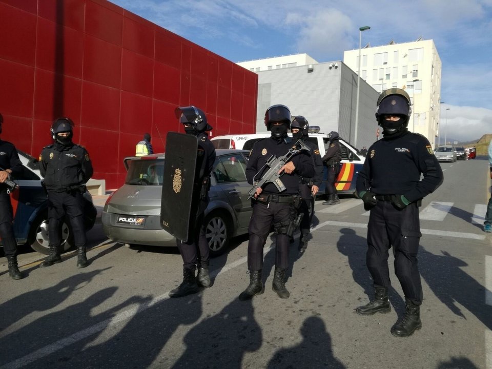 La Policía detiene en Ceuta a un español acusado de ser pieza esencial en la captación y adoctrinamiento de DAESH