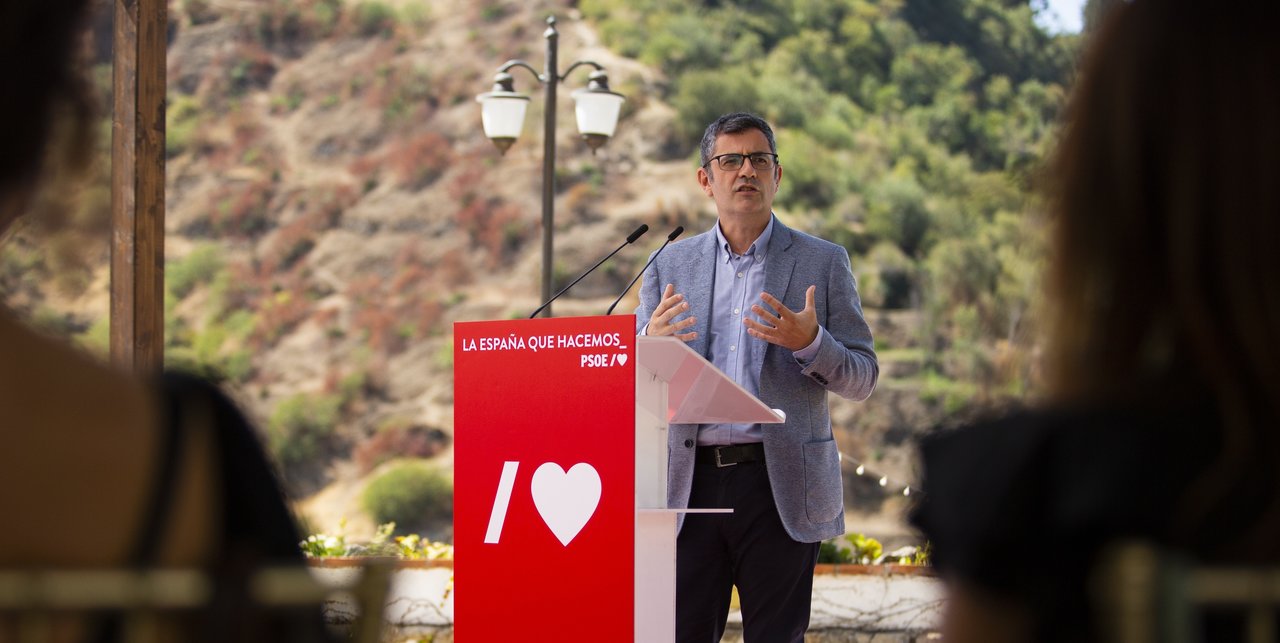 Félix Bolaños, en un mitin del PSOE en Granada (Foto: Álex Cámara / Europa Press).