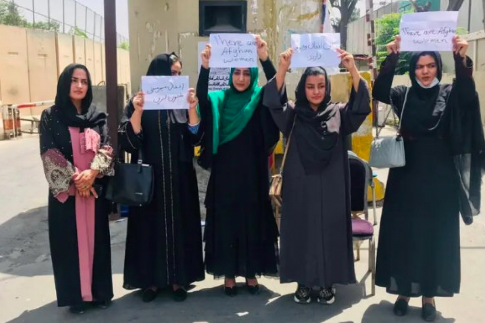 Mujeres afganas manifestándose en Kabul