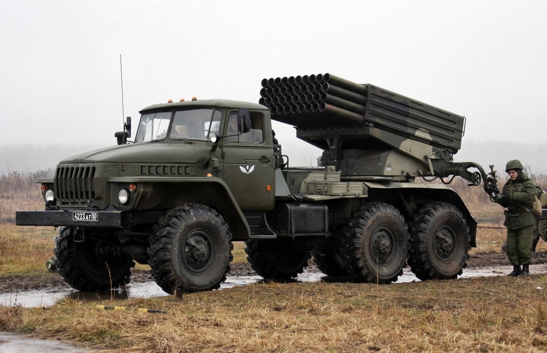 Lanzadera múltiple BM-21 Grad montada en un camión