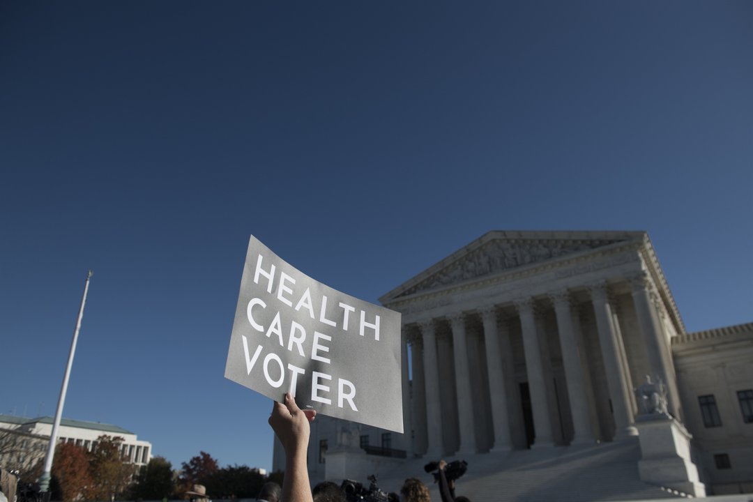 Protesta ante el Tribunal Supremo de Estados Unidos en defensa del 'Obamacare'
