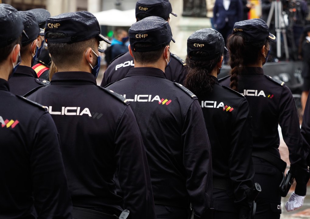 El ministro del interior Fernando Grande Marlaska preside los actos de celebración del Día de la policía en la Plaza mayor de Valladolid.