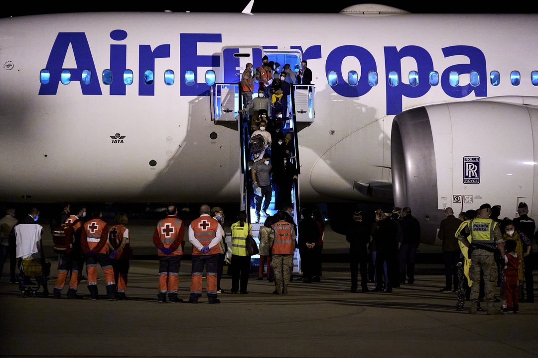 Llegada a Madrid del segundo avión procedente de Islamabad con refugiados afganos