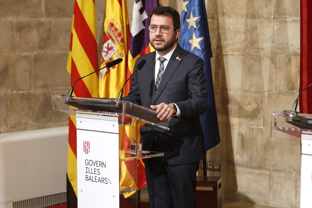 EuropaPress_4101634_presidente_generalitat_cataluna_pere_aragones_rueda_prensa_junto_presidenta