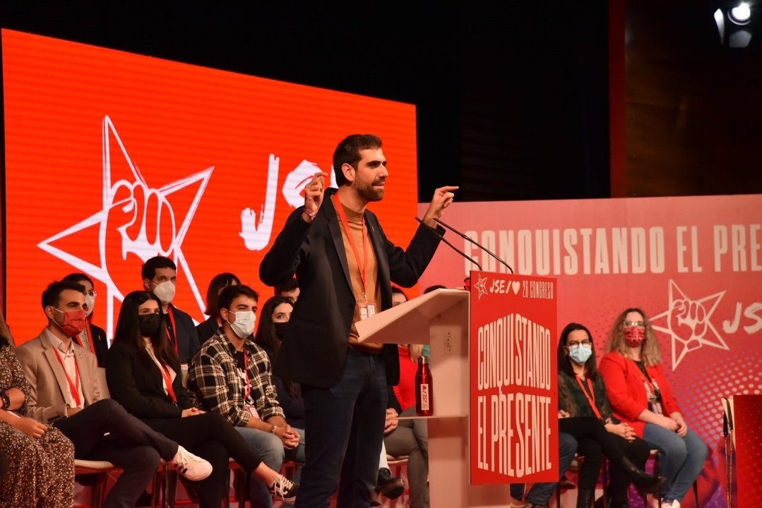 El secretario general de las Juventudes Socialistas de España, Víctor Camino, en el Congreso federal organizado los días 10, 11 y 12 de diciembre de 2021
