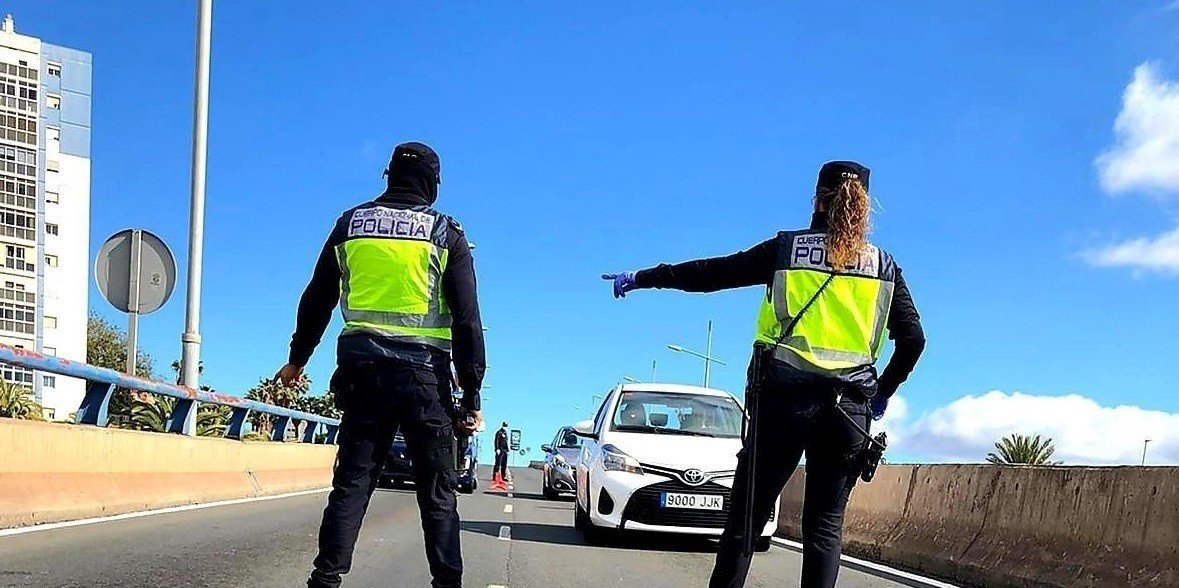 Control de la Guardia Civil en Las Palmas de Gran Canaria durante el estado de alarma de primavera de 2020.