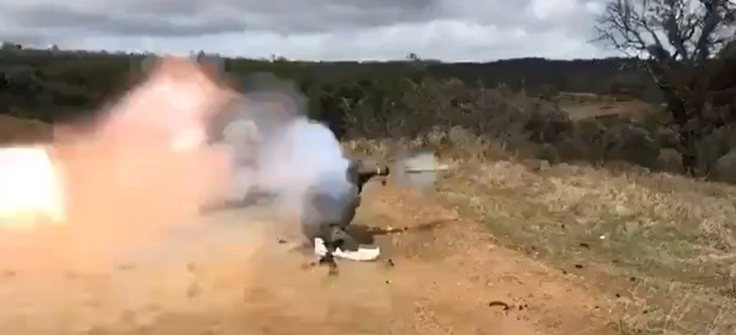 Militares del Ejército de Tierra disparan un lanzagranadas C-90 (Imagen: Fuerza Terrestre).