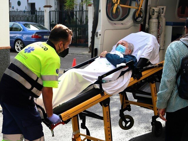 BERNARDO PANTOJA LLEGA A SU CASA TRAS RECIBIR EL ALTA HOSPITALARIA