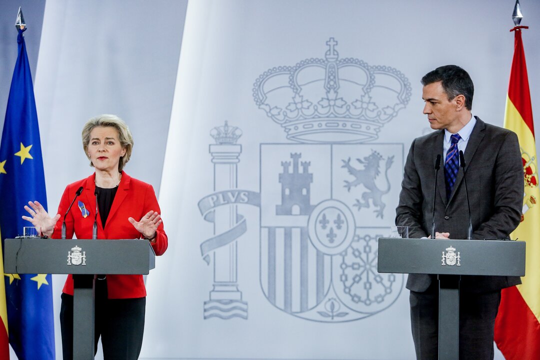 La presidenta de la Comisi&oacute;n Europea, Ursula von der Leyen, y el presidente del Gobierno, Pedro S&aacute;nchez.