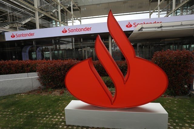 Edificio de la sede de Banco Santander, en la Ciudad Financiera del Santander.
