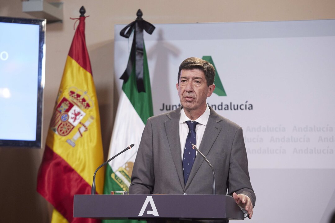 El vicepresidente de la Junta y consejero de Turismo, Juan Mar&iacute;n, durante la rueda de prensa tras el Consejo de Gobierno Andaluz en el Palacio de San Telmo, a 5 de abril de 2022 en Sevilla (Andaluc&iacute;a, Espa&ntilde;a)

