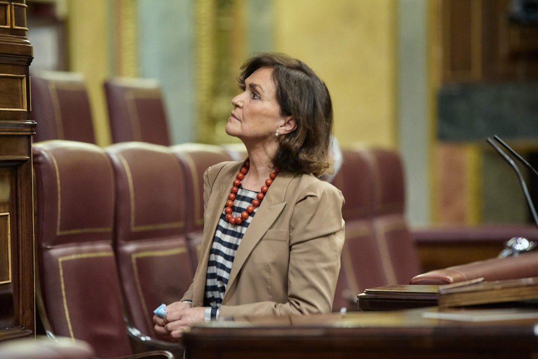 La ex vicepresidenta primera del Gobierno y diputada del PSOE, Carmen Calvo, en una sesión plenaria en el Congreso de los Diputados.