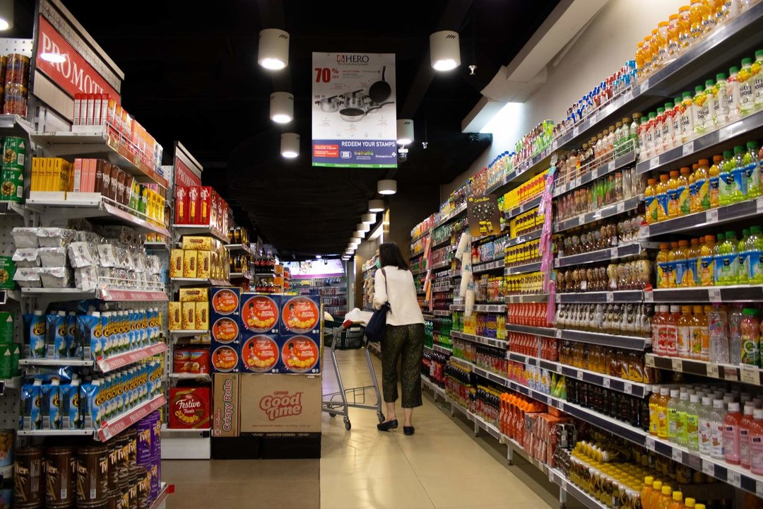 Estos son los supermercados más caros y más baratos según la OCU en 2023.