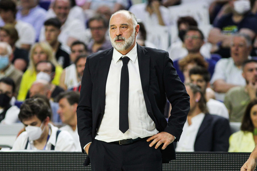 EuropaPress_4495873_pablo_laso_head_coach_of_real_madrid_looks_on_during_the_first_liga_acb