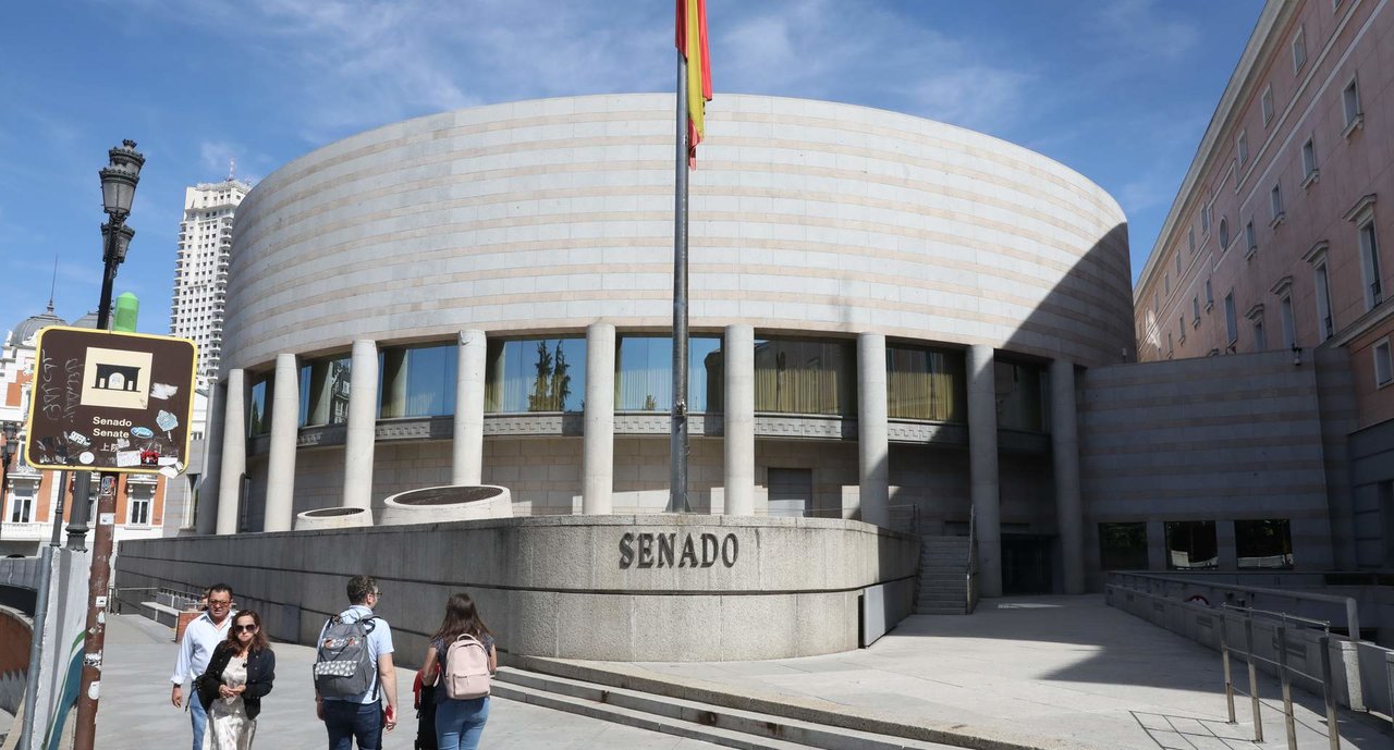 Fachada del Senado, en la calle de Bailén, Madrid (Foto: Marta Fernández / Europa Press).