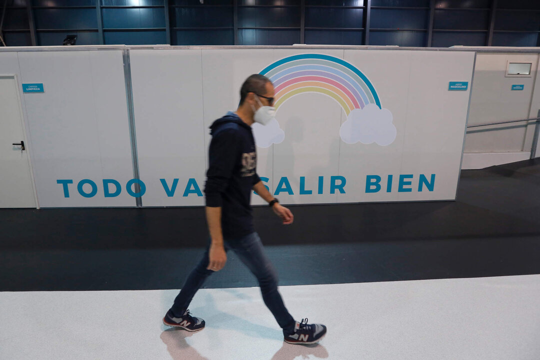 Hospital de Campa&ntilde;a instalado en el recinto de la Feria de Muestras de Gij&oacute;n. Concepci&oacute;n Saavedra, directora gerente del Sespa, visita el hospital provisional H144 (Recinto ferial Luis Adaro).  Repunte del coronavirus en Asturias. Gij&oacute;n, 11/11/2020
