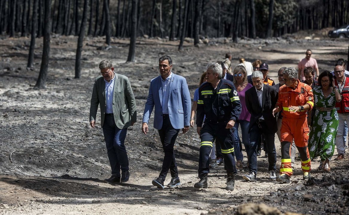 Pedro Sánchez visita la zona del incendio de Bejís (Foto: Rober Solsona / Europa Press).