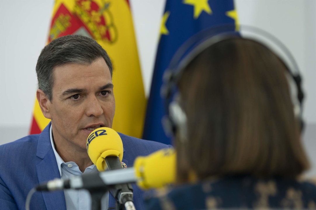 El presidente del Gobierno, Pedro Sánchez, entrevistado en la Cadena SER.