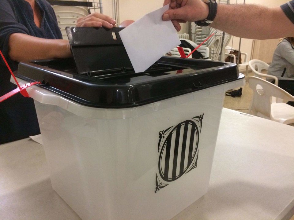 Urna de votación del referéndum independentista del 1-O.