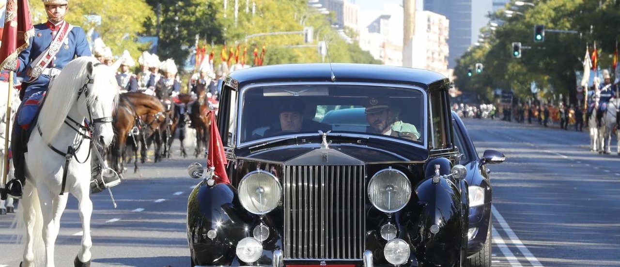 El coche que llevaba a los reyes al desfile del 12 de octubre (Foto: © Casa de S.M. el Rey).