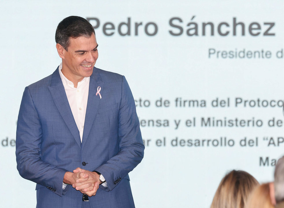 El presidente del Gobierno, Pedro Sánchez, interviene durante la firma del convenio que impulsa la ‘Operación Campamento’.