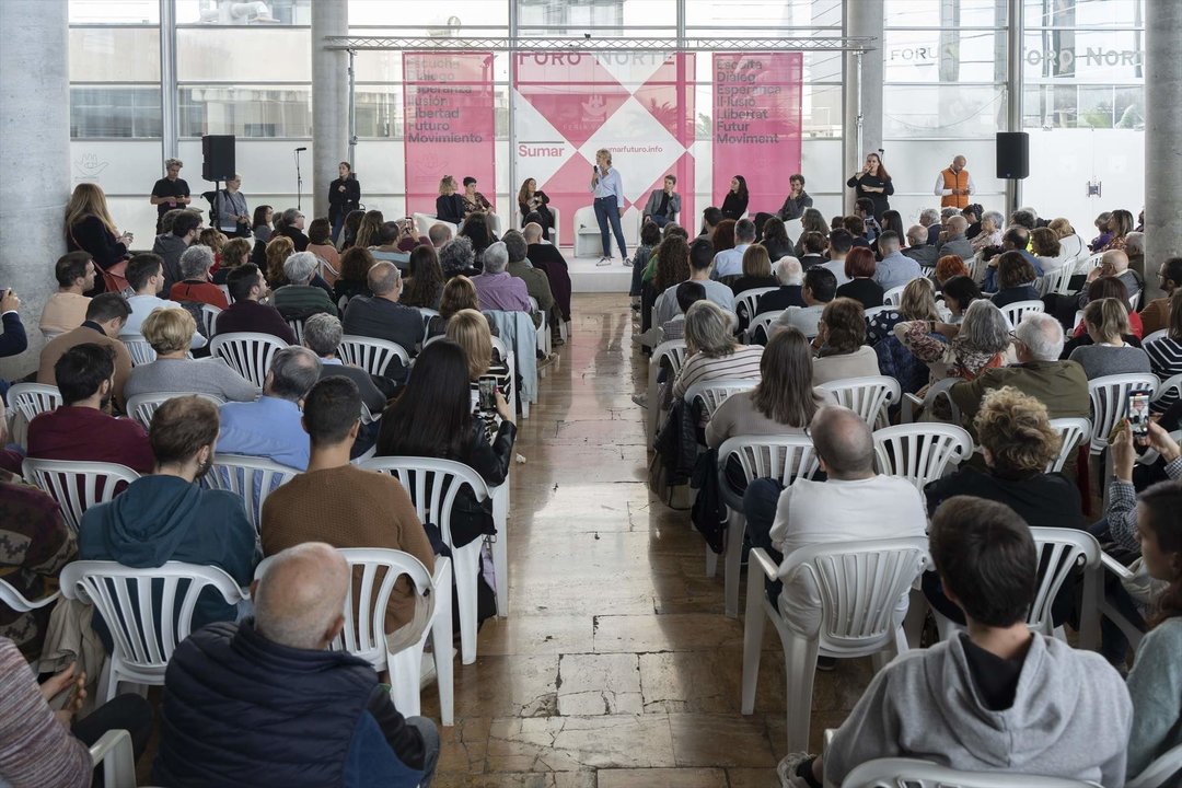 La vicepresidenta segunda del Gobierno y ministra de Trabajo y Economía Social, Yolanda Díaz, interviene durante la presentación de su proyecto ‘Sumar’, en Feria Valencia, a 16 de noviembre de 2022