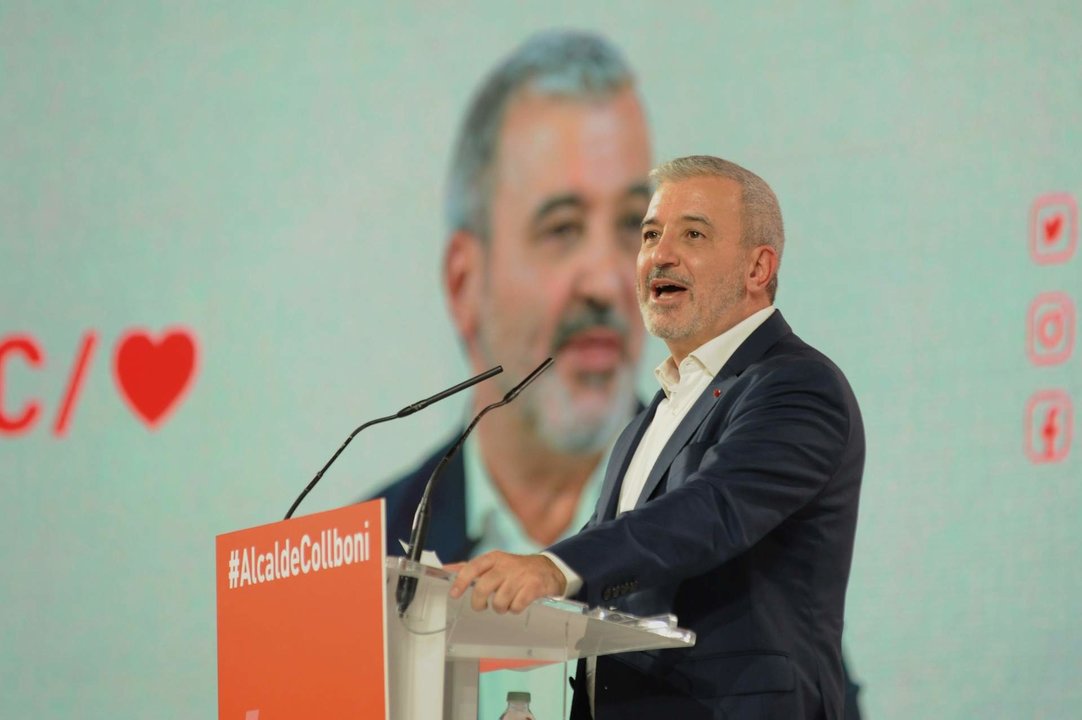 El candidato del PSC, Jaume Collboni, durante un discurso.