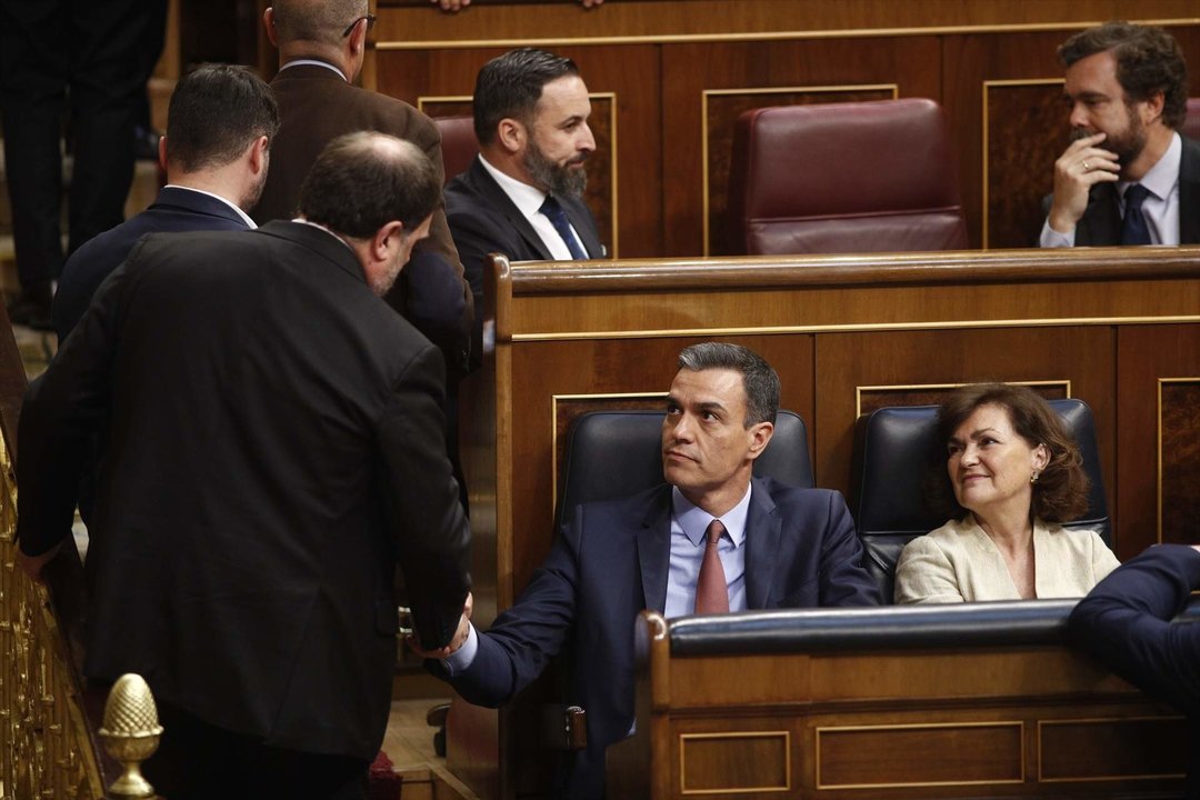 Pedro Sánchez y Oriol Junqueras en el Congreso de los Diputados. Foto de archivo.