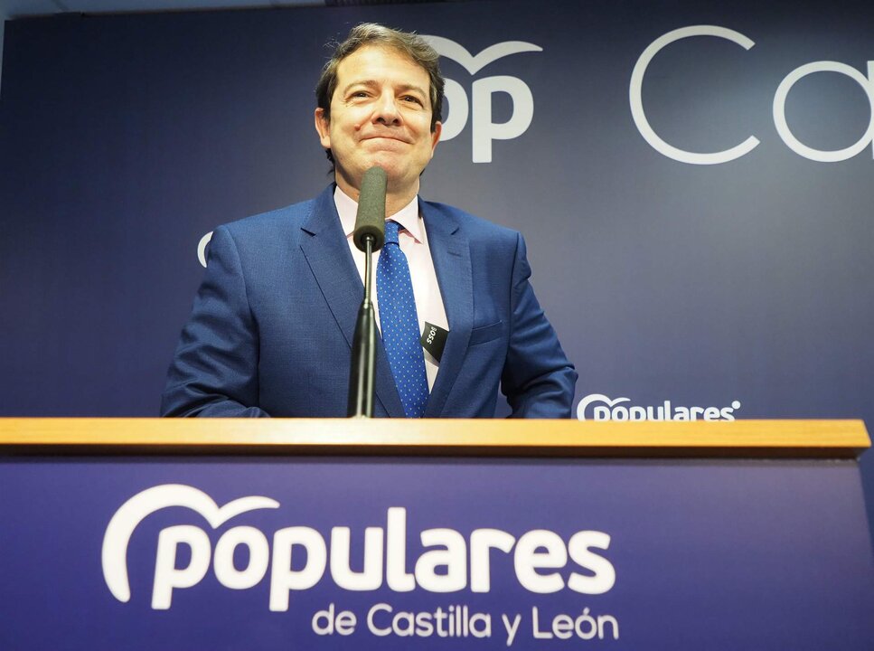 Alfonso Fern&aacute;ndez Ma&ntilde;ueco comparece en una rueda de prensa.