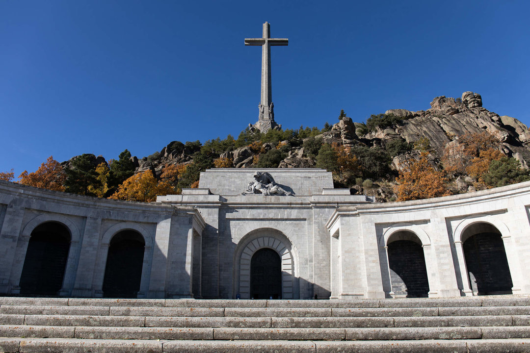 Entrada de acceso a la basílica del Valle de los Caídos.